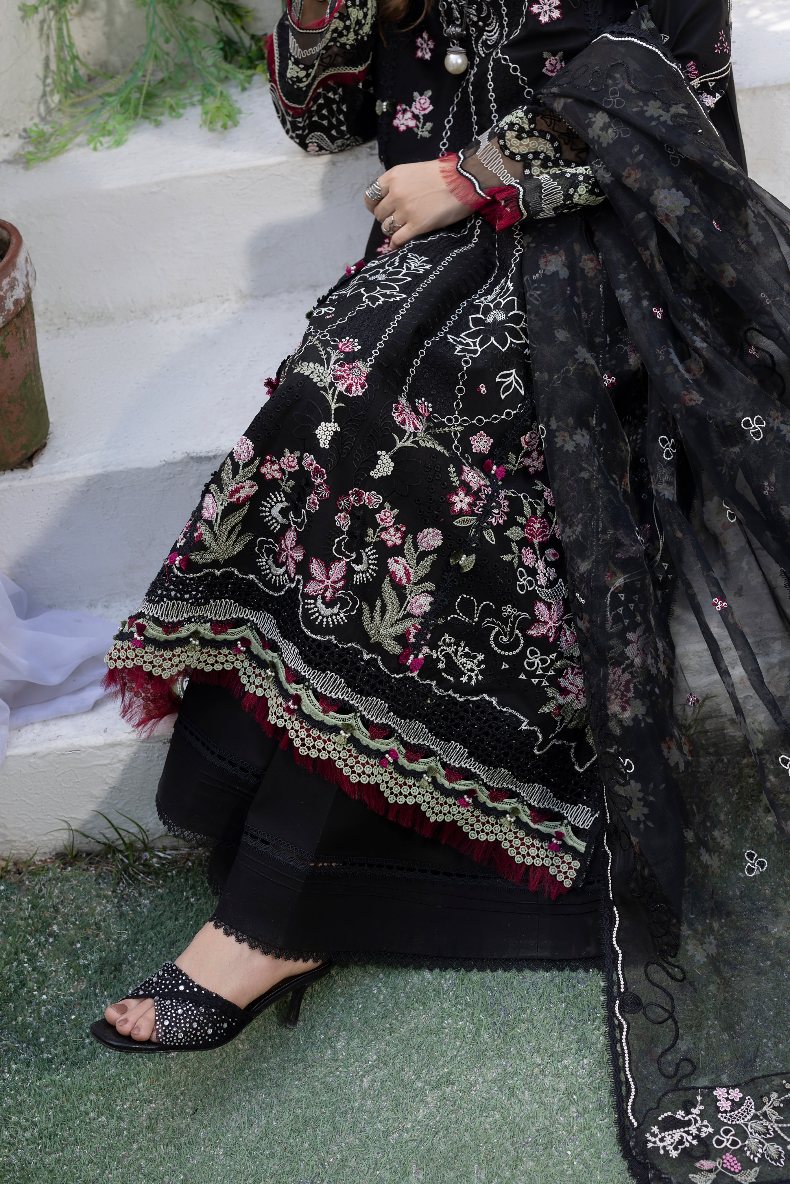 MUSK BLACK-LAWN EMBROIDERED-MBN-10