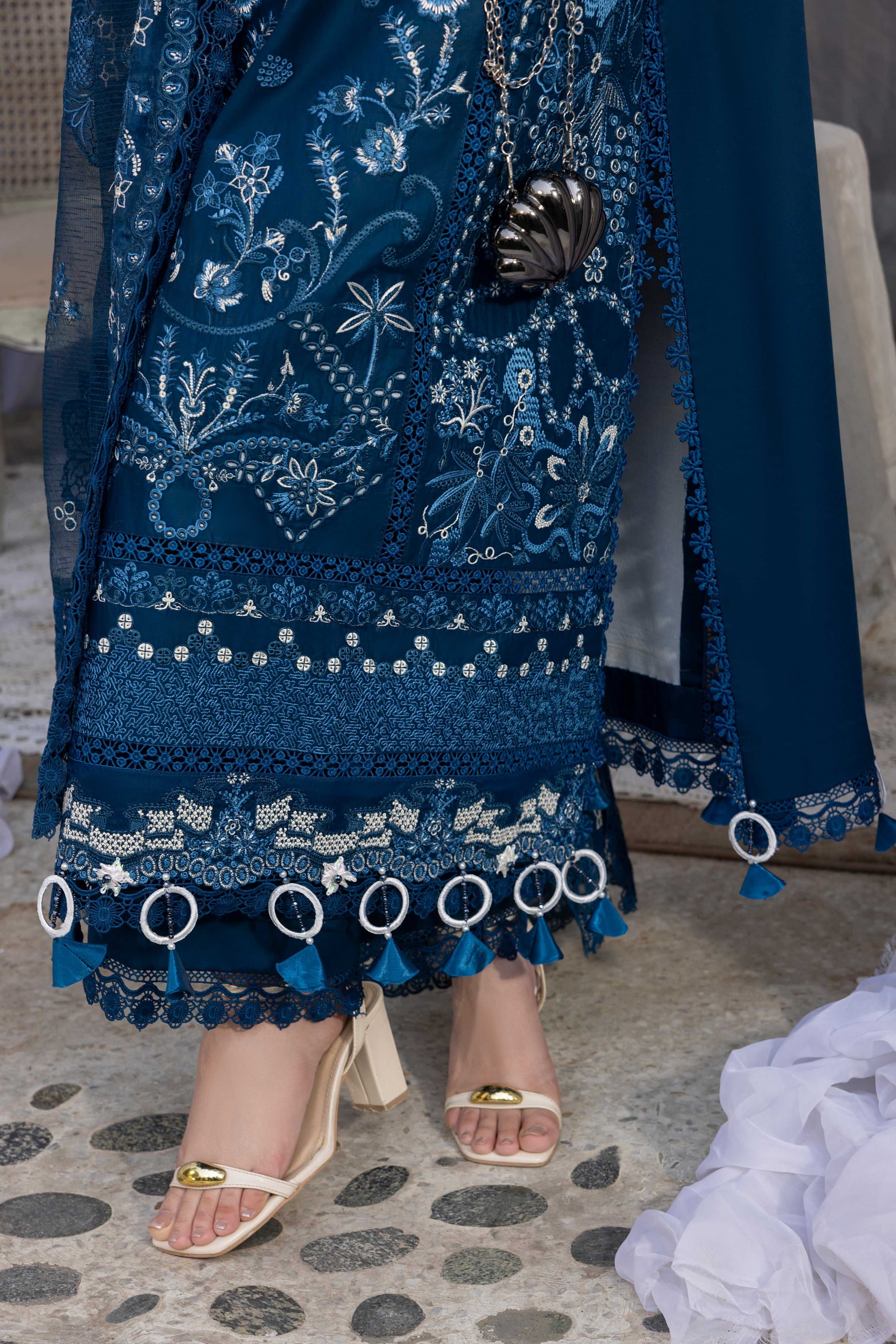 DAISY-LAWN EMBROIDERED-MBN-08